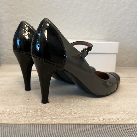 Boden Patent Leather Mary Jane Heels Round Toe Gray Black EU 40 - Picture 9 of 9